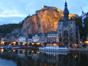 dinant-night